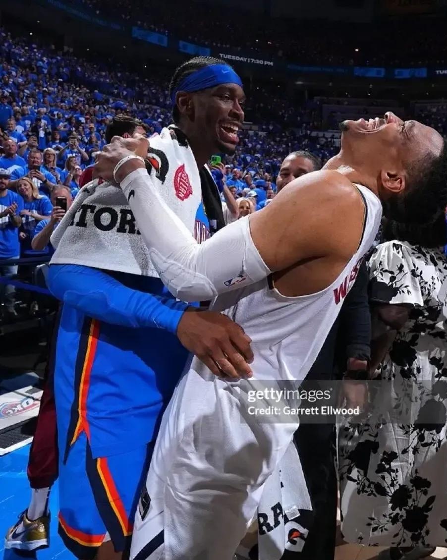 里程碑夜俄克拉荷马雷霆豪取连胜;NBA总决赛赛后刷纪录;话题不断;球队文化再被提及的简单介绍 里程碑夜俄克拉荷马雷霆豪取连胜;NBA总决赛赛后刷纪录;话题不断;球队文化再被提及的简单介绍